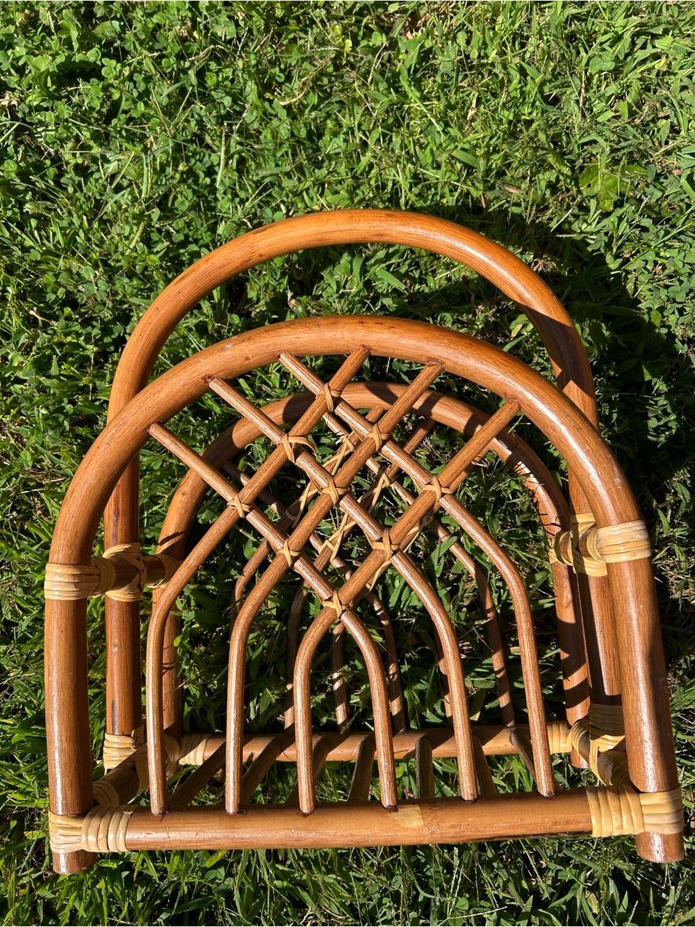Vintage Rattan Magazine Rack - Natural Brown - Picture 4 of 4